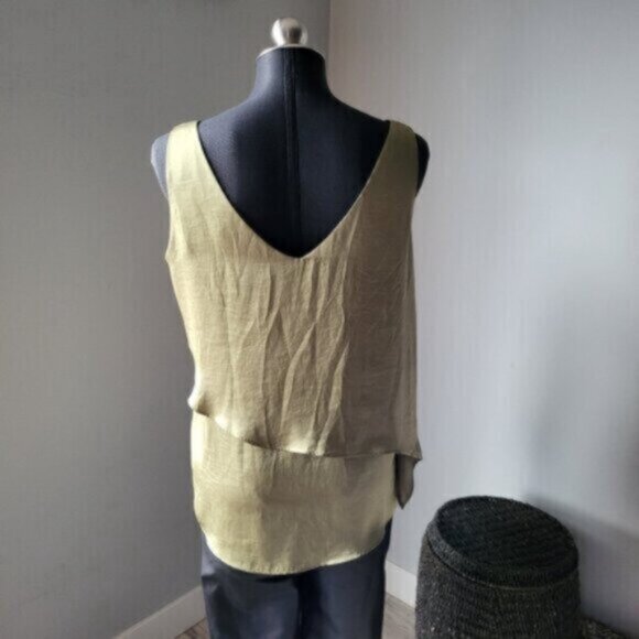 Frank Lyman Green Satin Sleeveless  Blouse NWT Sz 8 - Picture 2 of 13